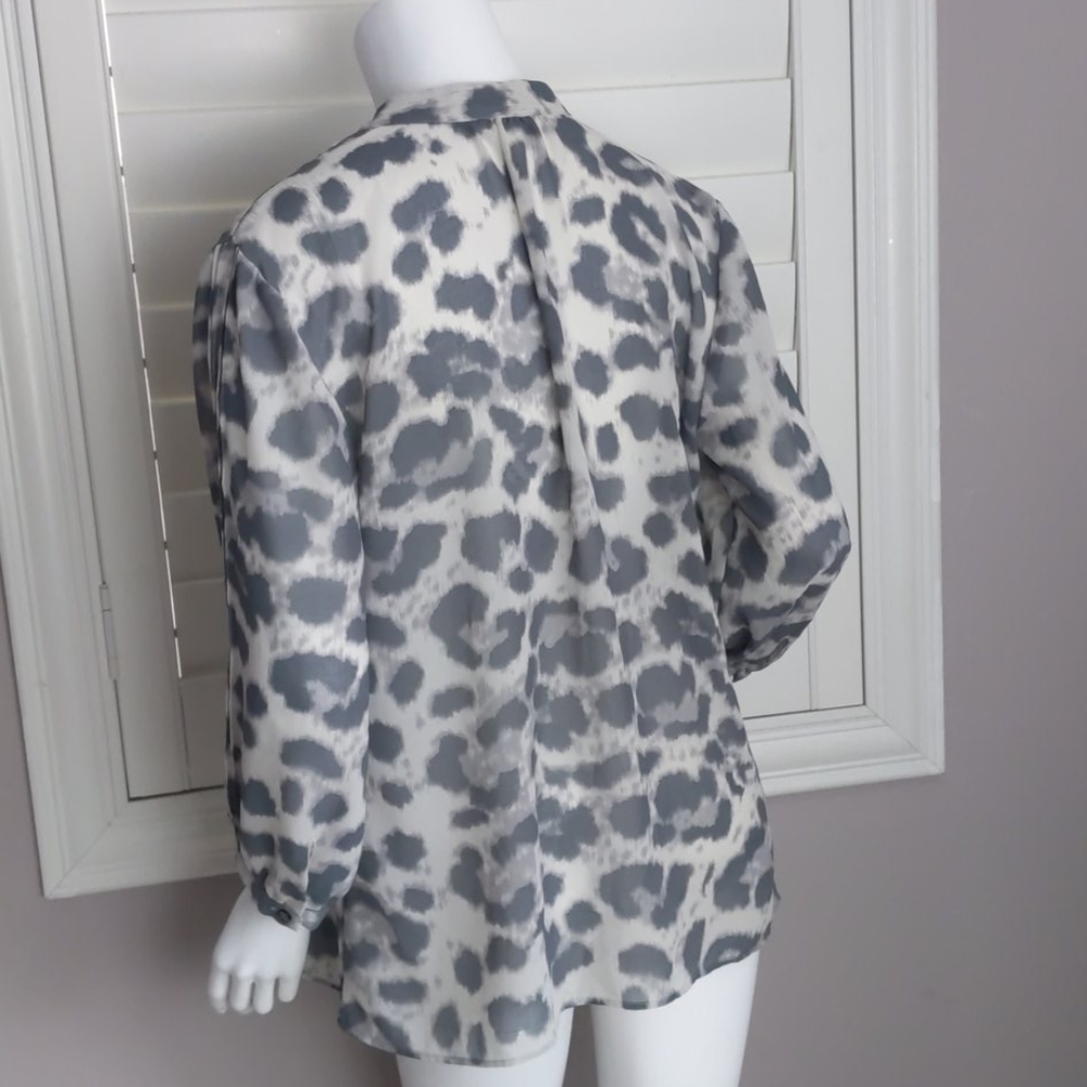 Banana Republic Leopard Print Blouse - Picture 2 of 3